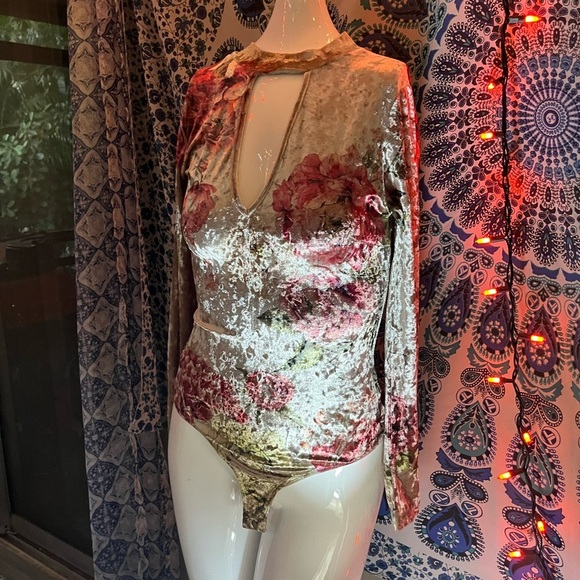 Charlotte Rousse velvet bodysuit - Picture 1 of 4